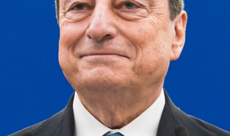 Draghi suggerisce di mettere in pausa l’AI Act